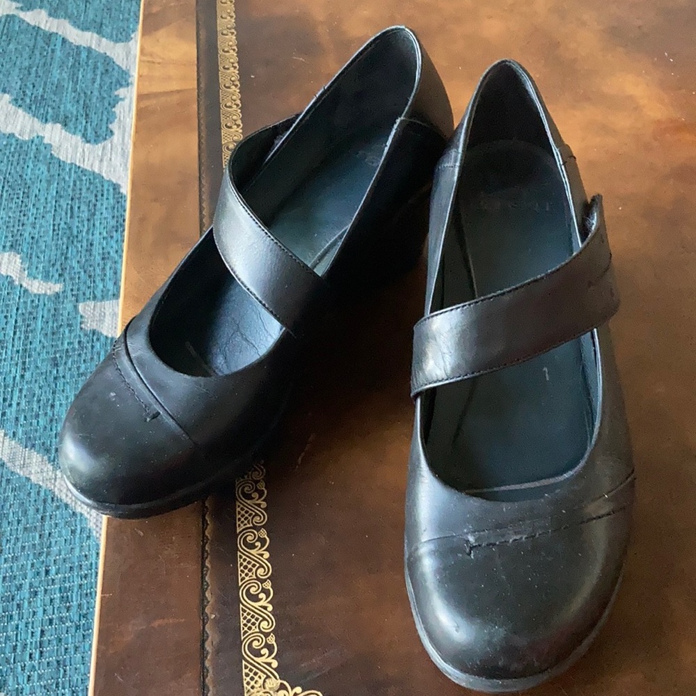 Black Dansko maryjane shoes